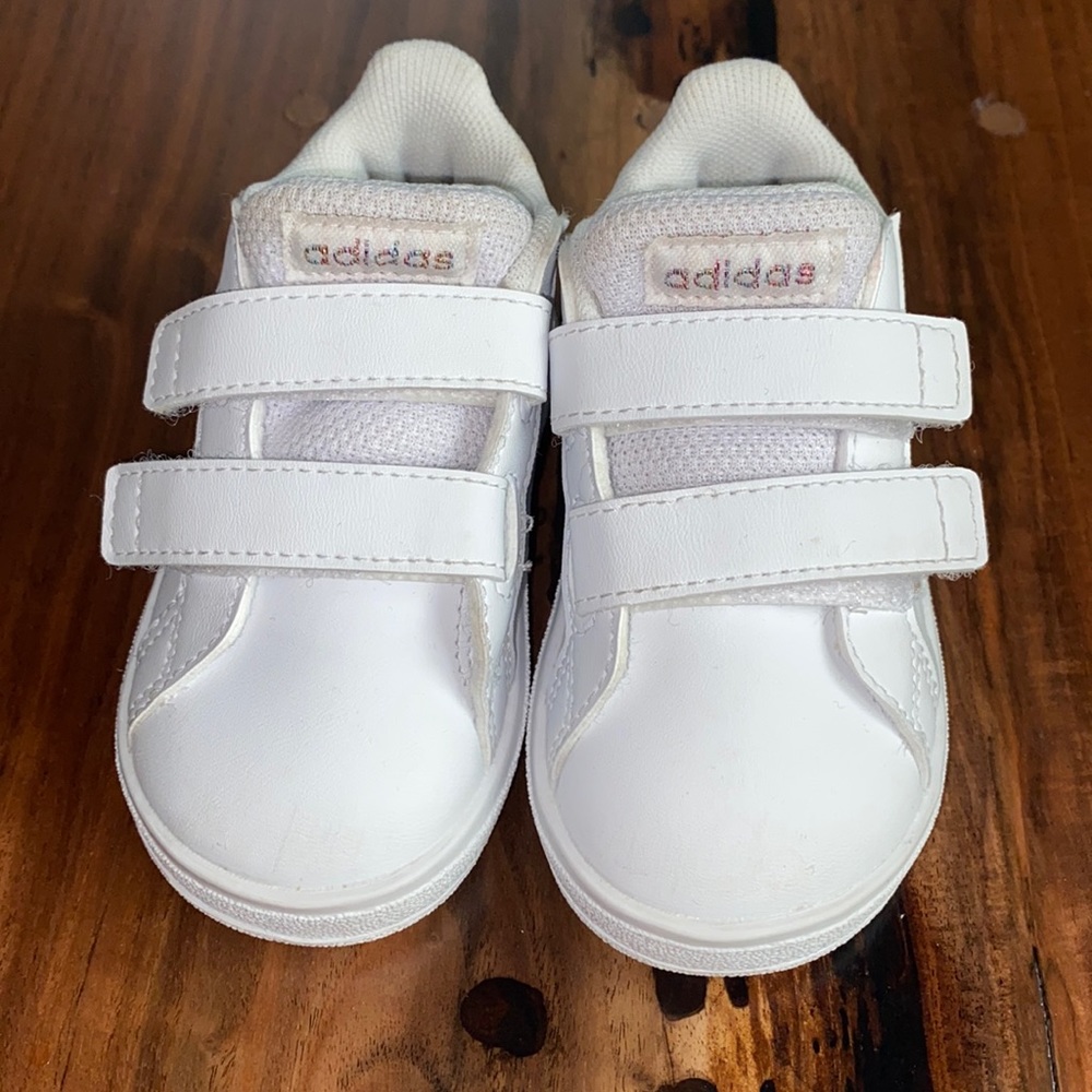 Adidas GRAND COURT 2.0 SHOES 4K (toddler)👟🤍💖